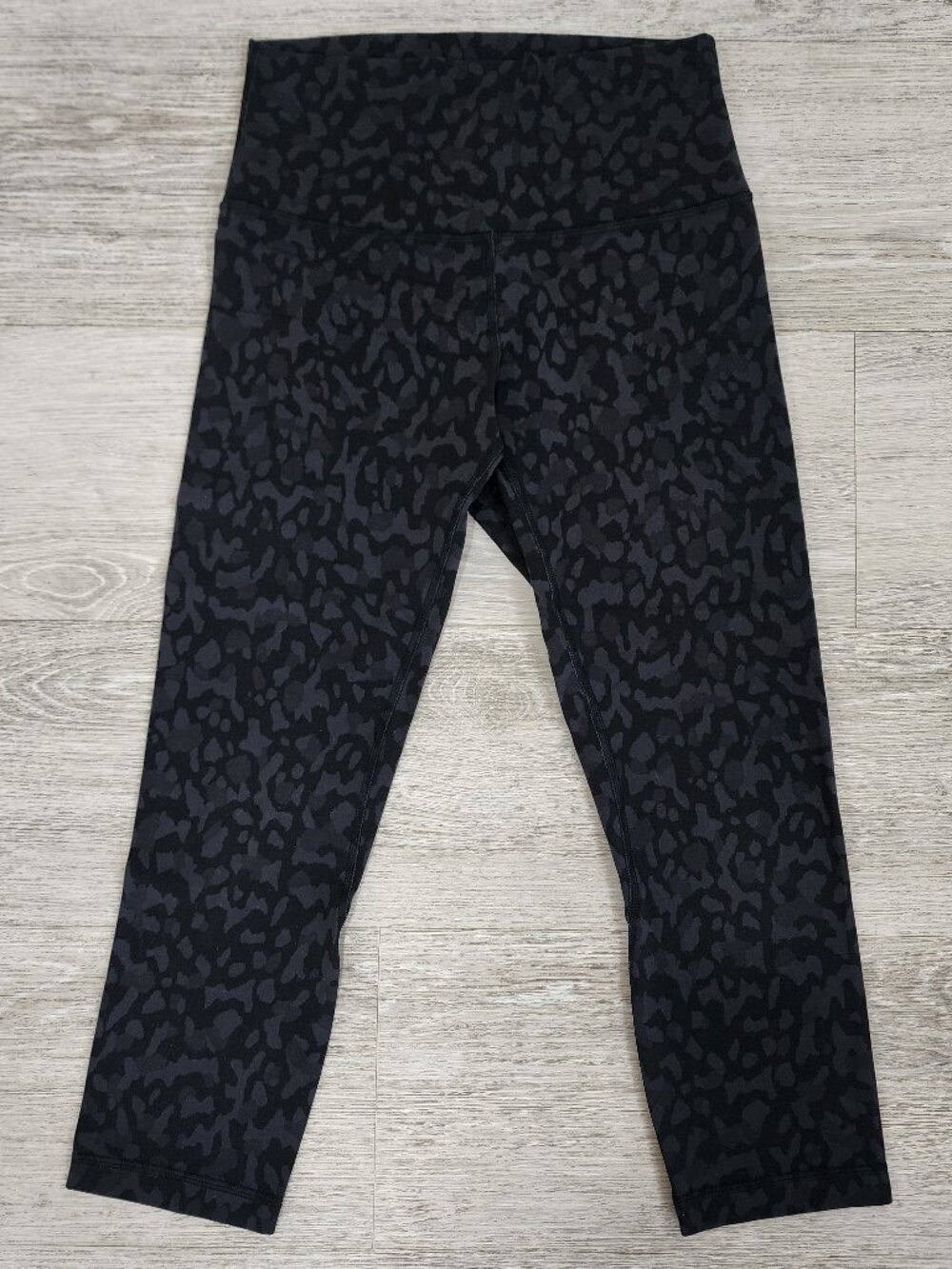 Lululemon Align High Rise Crop 21'' Camo Legging Pull On Yoga Women's 6 LW6AVIS